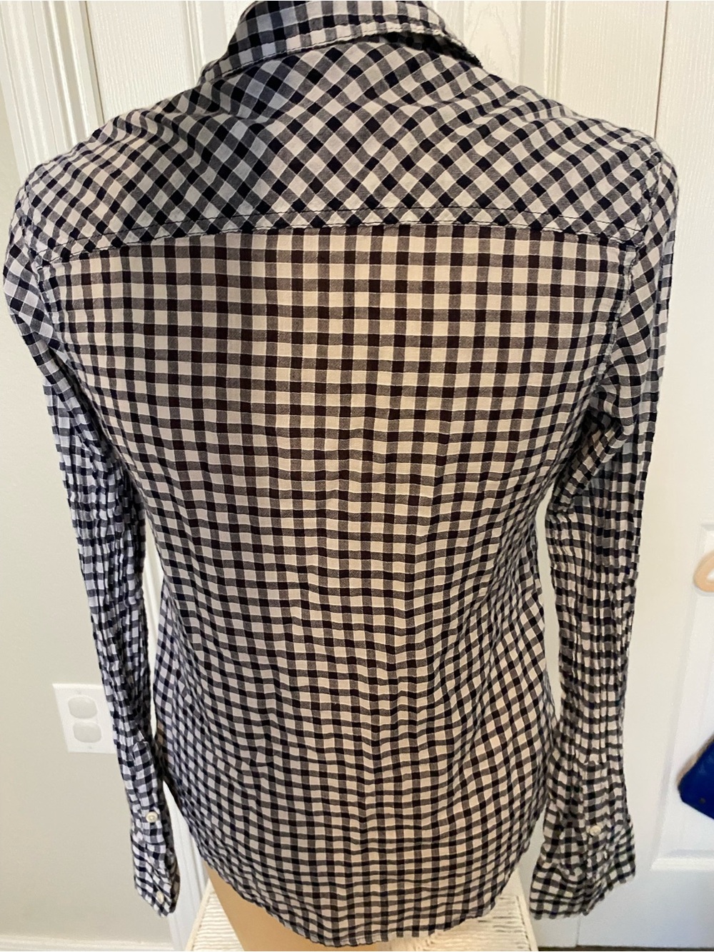 Merona Gingham Button-Down Shirt
100% cotton size xs - Picture 5 of 6